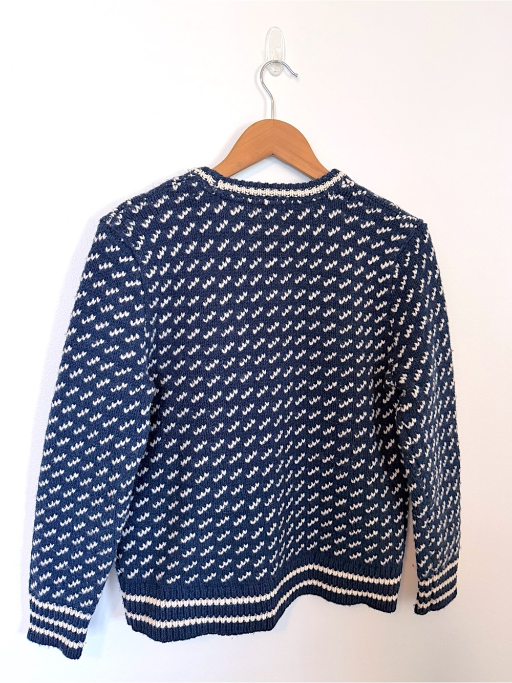 L.L.Bean 100% Lambswool Fair Isle Sweater Navy Ivory Coastal Grandma M Petite - Picture 5 of 12